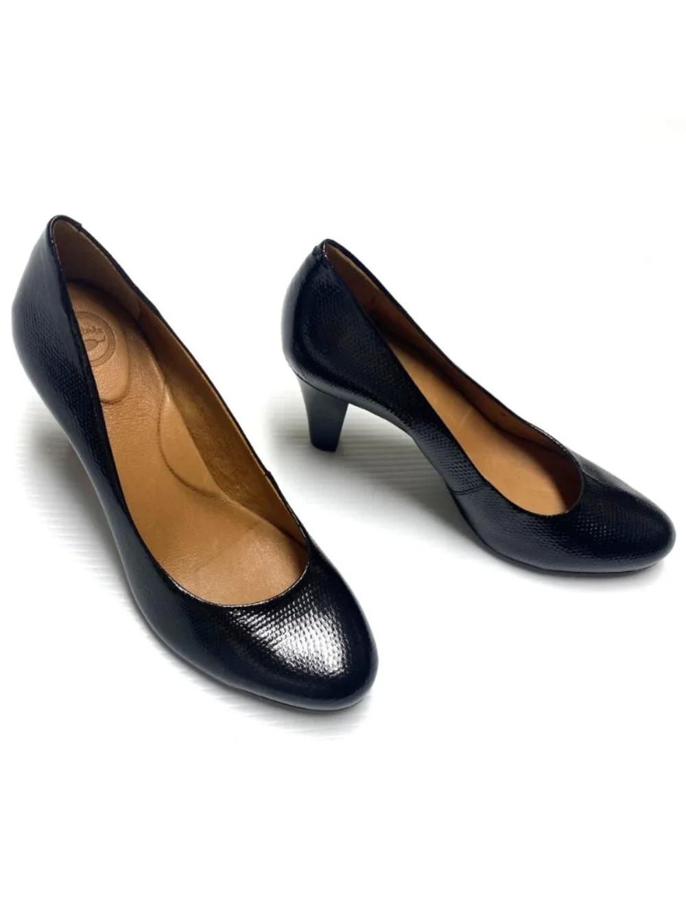 size 10 M womens Nurture Marjorrie textured black pumps heels Pristine! leather